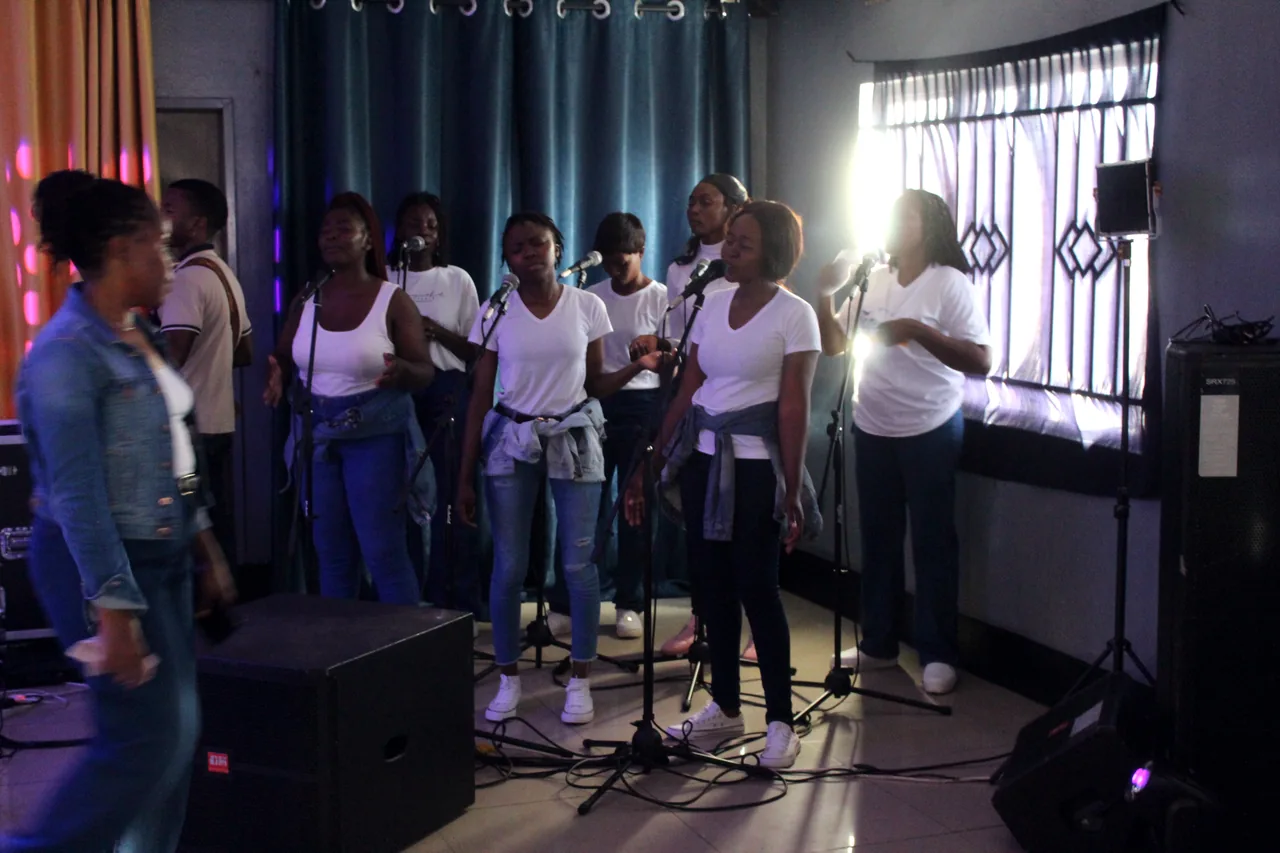 Worship Connect leading the congregation